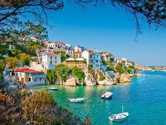 10 Stunning Photos Inspiring a Summer Holiday to Greece