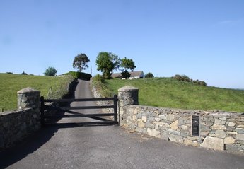 Studio Apartment in United Kingdom, Ballymorran: lane