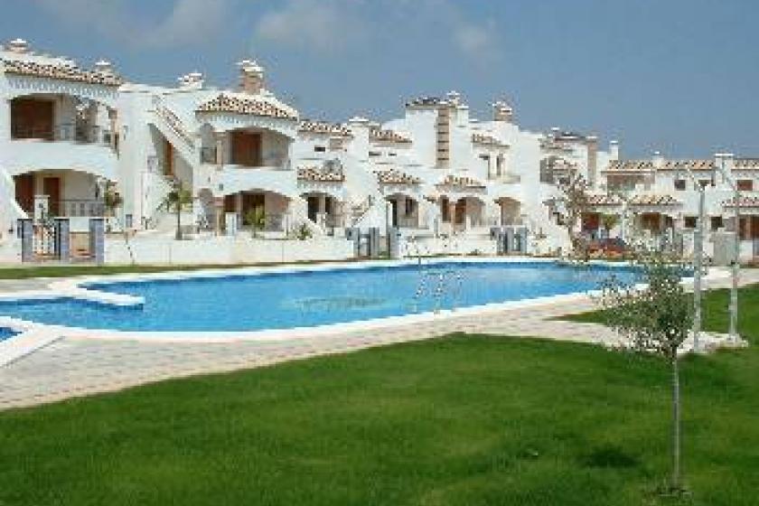 Apartment to rent in Villamartin Plaza, Spain with pool 11852