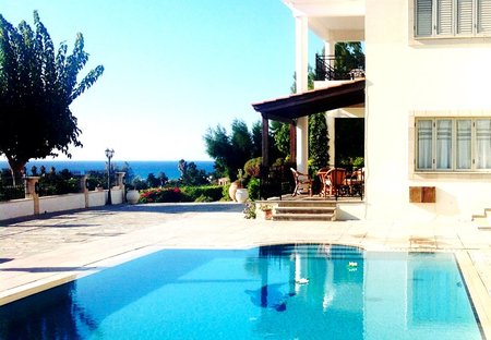Villa in Polis Chrysochou, Cyprus: You shall enjoy the quiet area in combination with the luxury o..