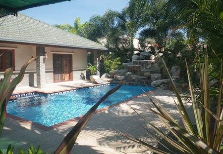 Villa in PAK NAM PRAN, Thailand: View of Pool and Water Fall