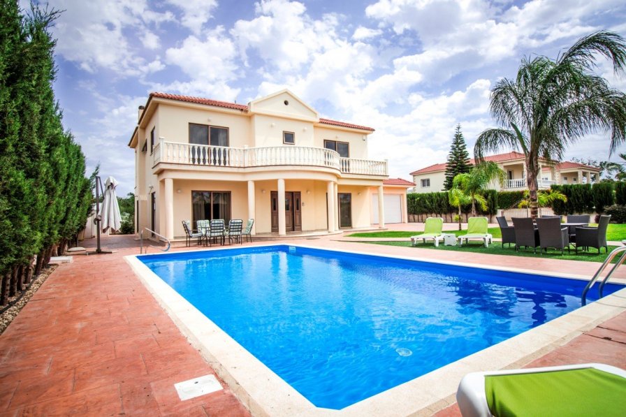 Villa to rent in Ayia Napa, Cyprus with swimming pool 121075