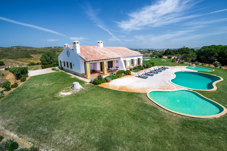 Villa to rent in Burgau, Algarve with private pool 122606