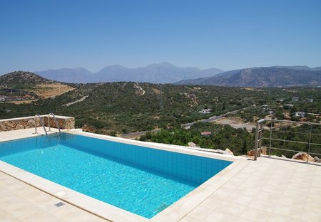 Villa in Kritsa, Crete: Infinity pool and amazing views