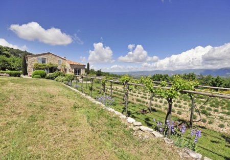 Villa in Saignon, the South of France