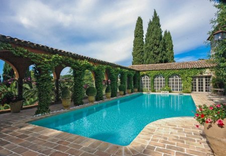 Villa in Village-Le Val-Cabrieres, the South of France