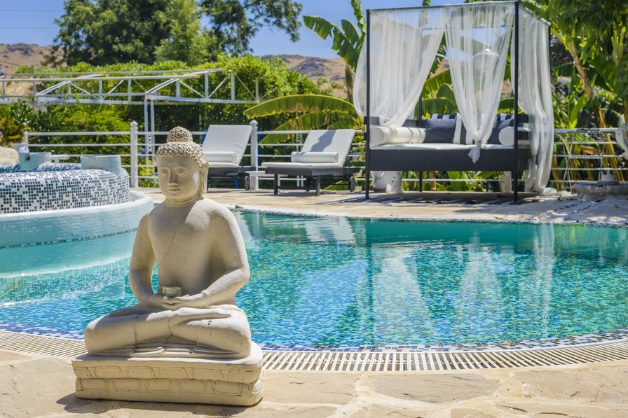 Owners abroad La Casa del Loto