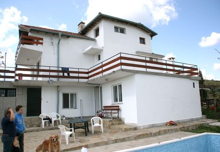 Villa in Izvorishte, Bulgaria: Back site house with swimming pool