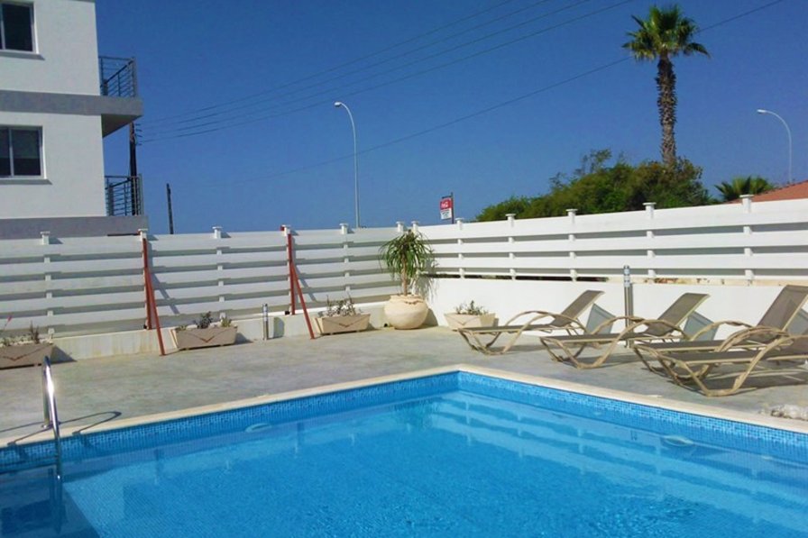 Apartment to rent in Pervolia, Cyprus with shared pool 178272