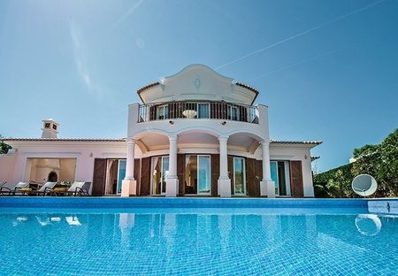 Villa in Martinhal, Algarve: exterior and pool
