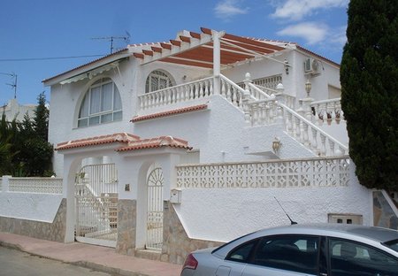 Villa in Las Filipinas, Spain: Front view of detached villa in Blue Lagoon