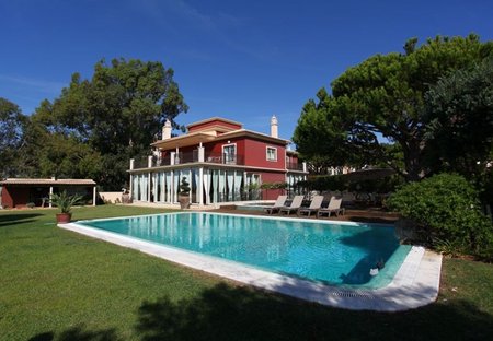 Villa in Praia da Oura, Algarve