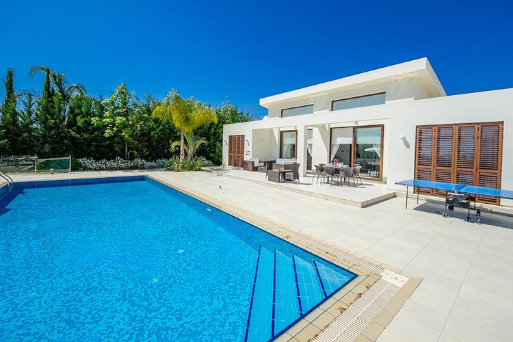 Bungalow to rent in Protaras, Cyprus with private pool 182373