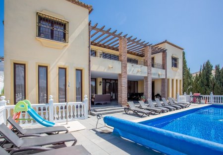 Villa in Las Farolas, Spain