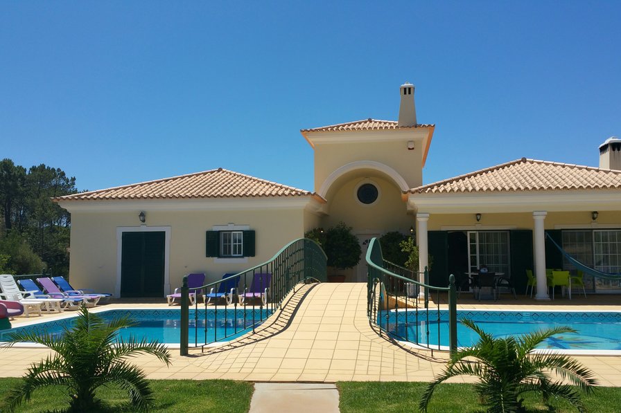 Villa to rent in Vilamoura, Algarve with private pool 184007