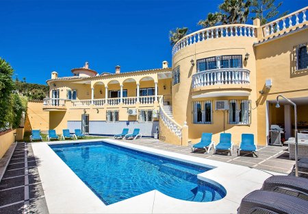 Villa in Las Farolas, Spain