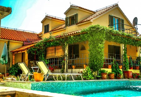 Villa in Škrip, Croatia