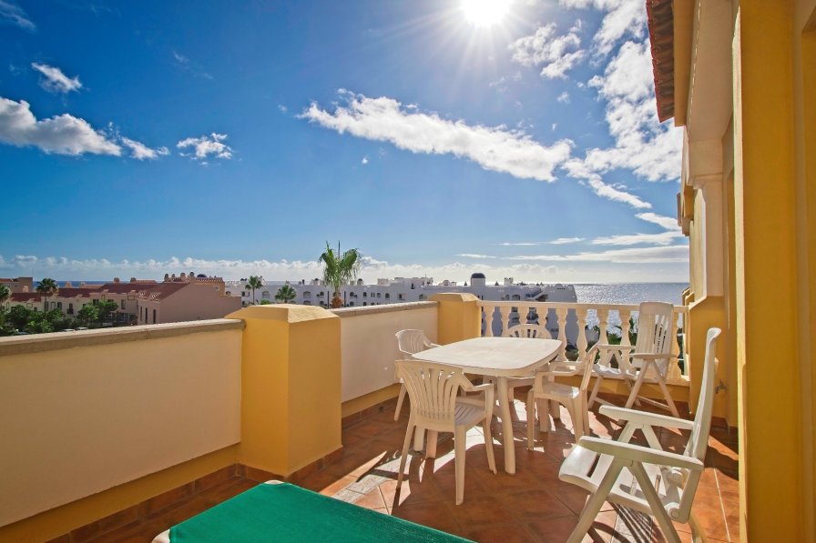 Duquesa Del Mar wonderful 3 bed penthouse with wifi. Tenerife Holiday