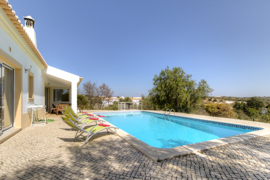 Villa to rent in Ferragudo, Algarve with private pool 188309