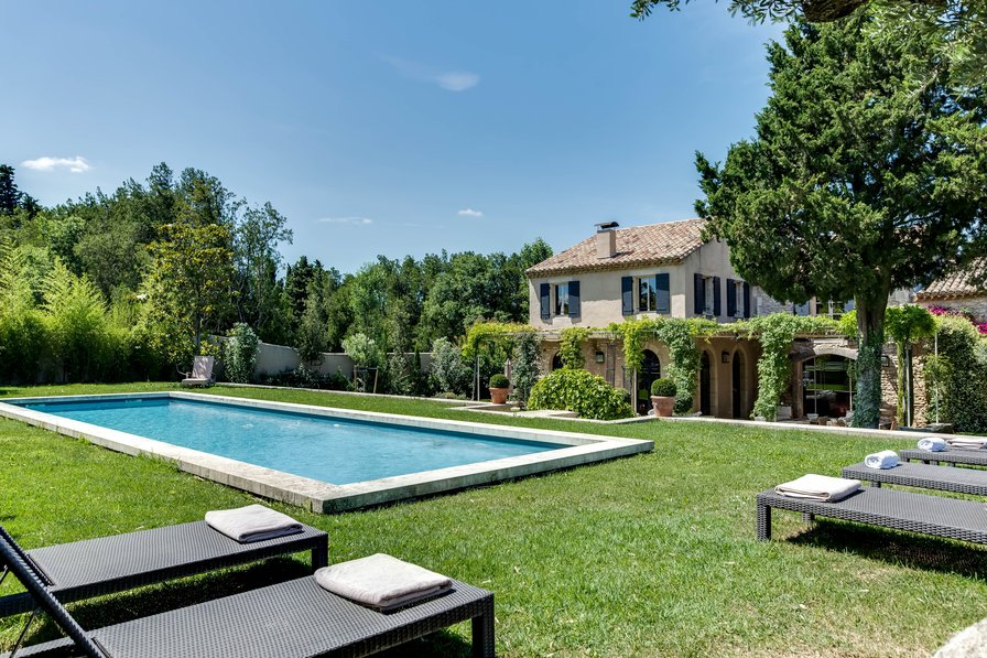 House to rent in SaintRémydeProven, the South of France with private