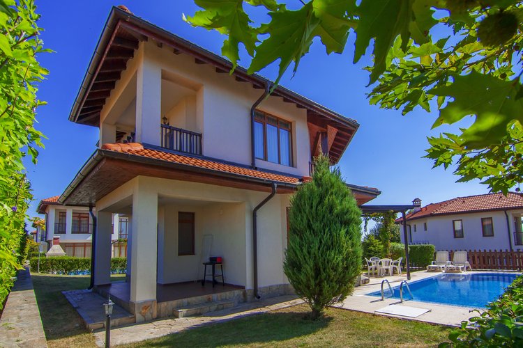 Villa to rent in Kableshkovo, Bulgaria with private pool 189073