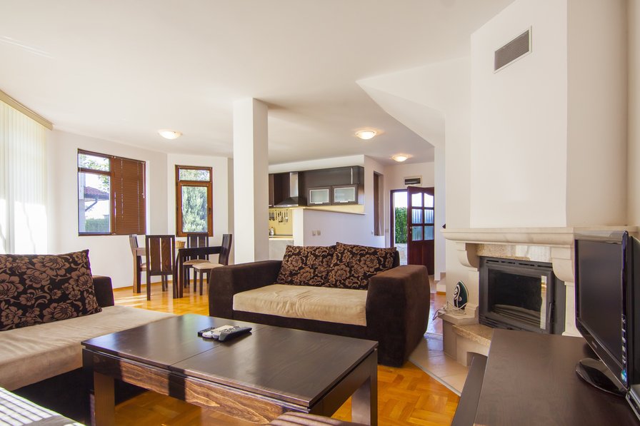 Villa to rent in Kableshkovo, Bulgaria with private pool 189073