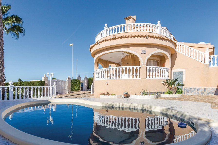 Villa to rent in Ciudad Quesada, Spain with swimming pool 190526