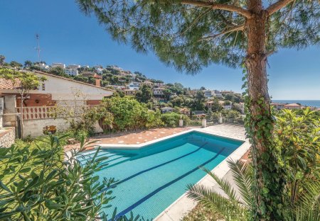 Villa in Santa Susanna, Spain