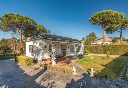 Villa in La Goba, Spain: