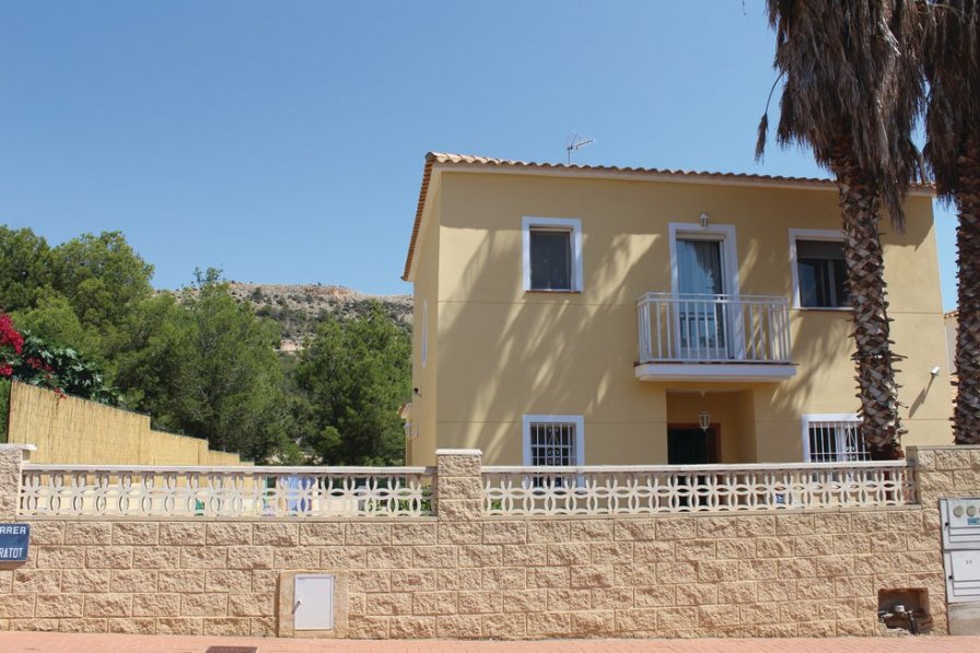 Villa to rent in La Nucia, Spain with private pool 192045