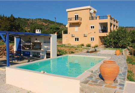 Apartment in Aegina, Greece