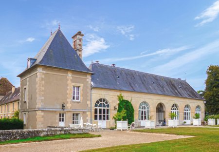 Apartment in Ocquerre, France