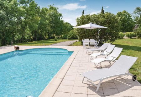 Villa in Laussou, France