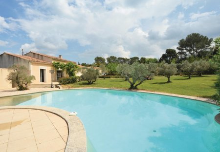 Villa in Boulbon, the South of France