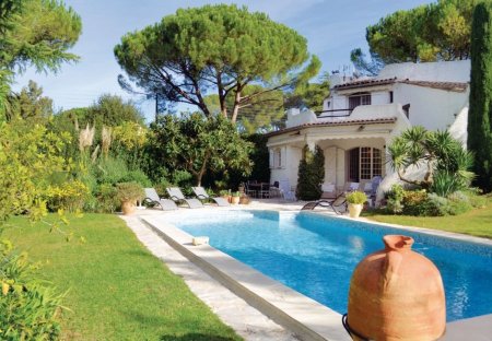 Villa in Saint-Martin-Le Miracle, the South of France