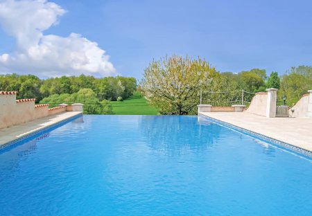 Villa in Montignac-le-Coq, France