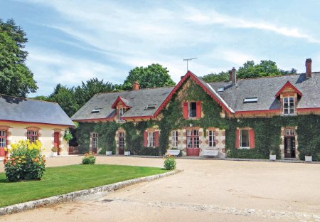 Villa in Aulnay-Exterieurs, France