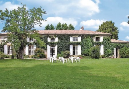 Villa in Aillas, France: