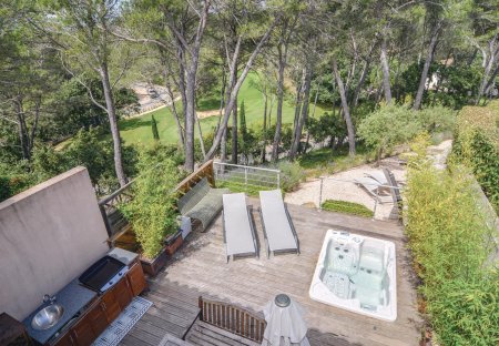 Villa in Mallemort, the South of France