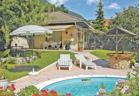 Villa in Cruet, France