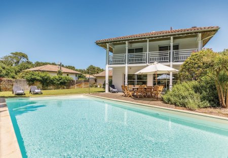 Villa in Moliets-et-Maa, France