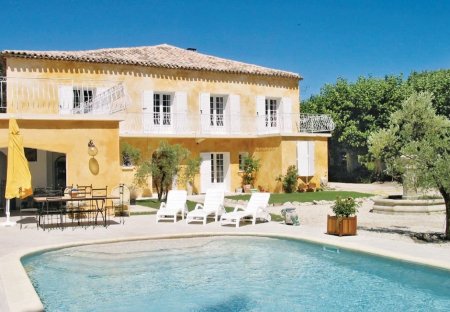 Villa in L'Isle-sur-la-Sorgue, the South of France