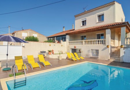 Villa in Les Comtes Est, the South of France
