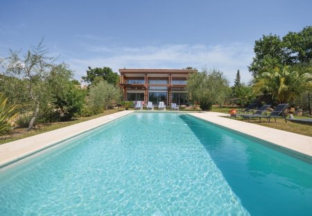 Villa in Saint-Cézaire-sur-Siagne, the South of France