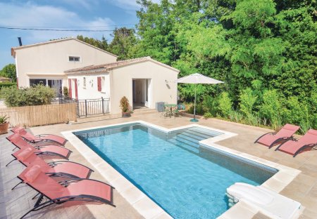 Villa in Eyragues, the South of France