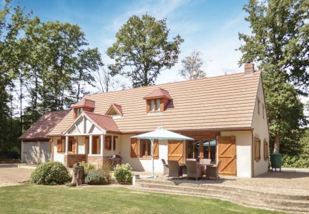 Villa in Pullay, France
