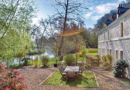 Villa in Aubigné-Racan, France