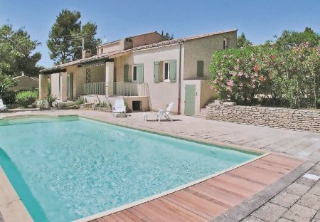 Villa in Lauris, the South of France: