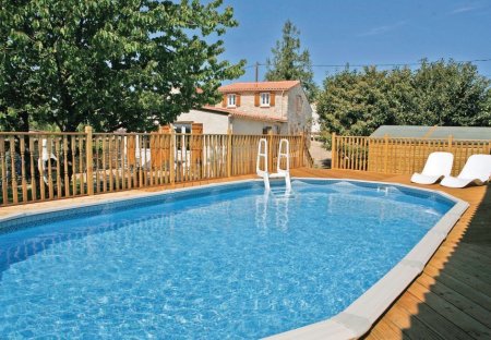 Villa in Villiers-Couture, France