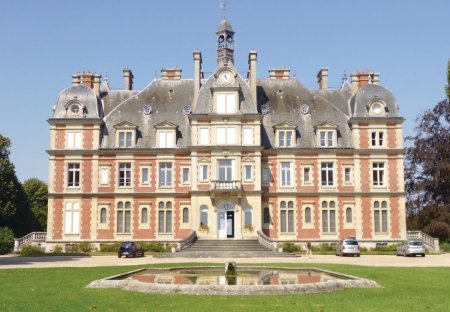 Apartment in Ocquerre, France
